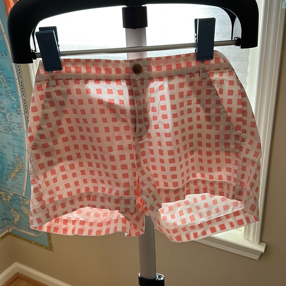EEUC. White and Coral khaki gap shorts